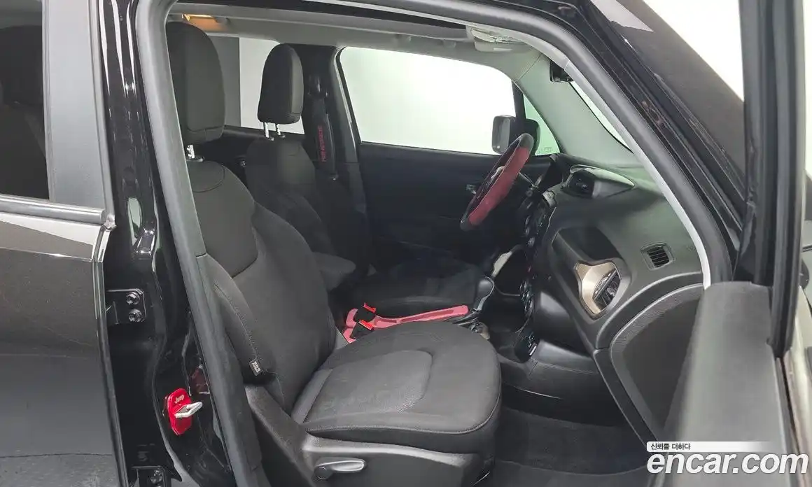 Jeep Renegade 2017 2.4 гидро в Москве № 896576, фото 10