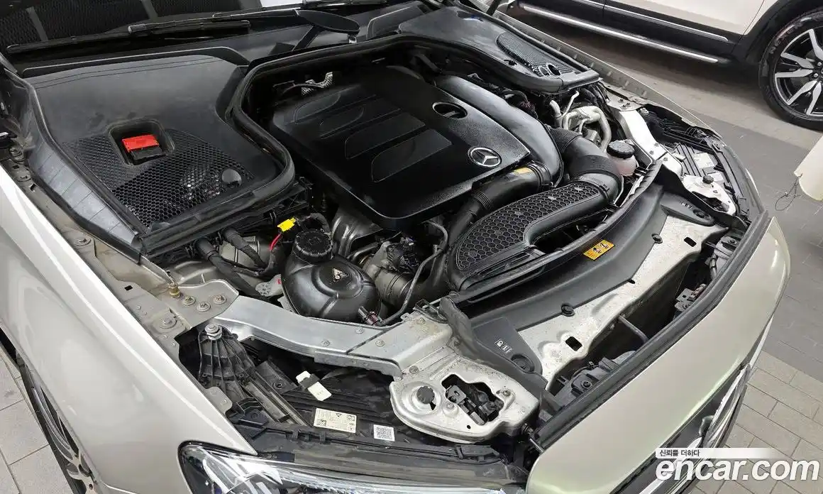 Mercedes-Benz E-Class 2023 2.0 гидро, фото 6