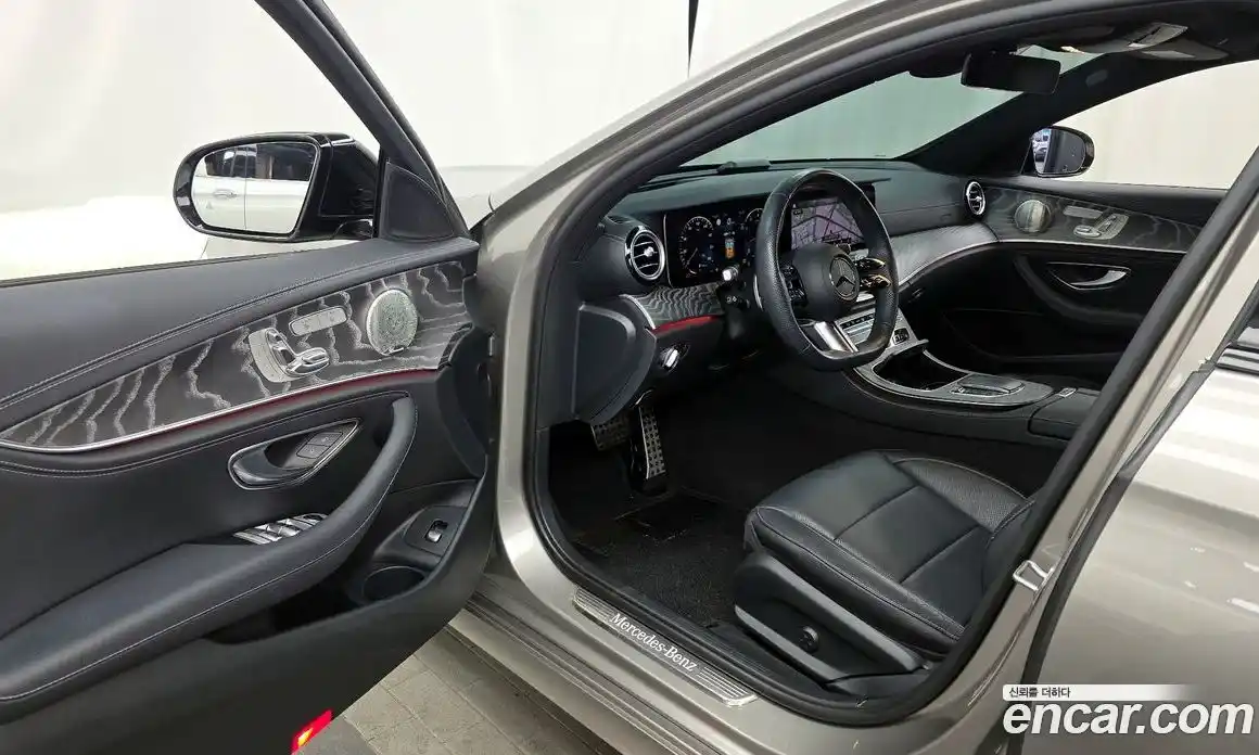 Mercedes-Benz E-Class 2023 2.0 гидро, фото 10