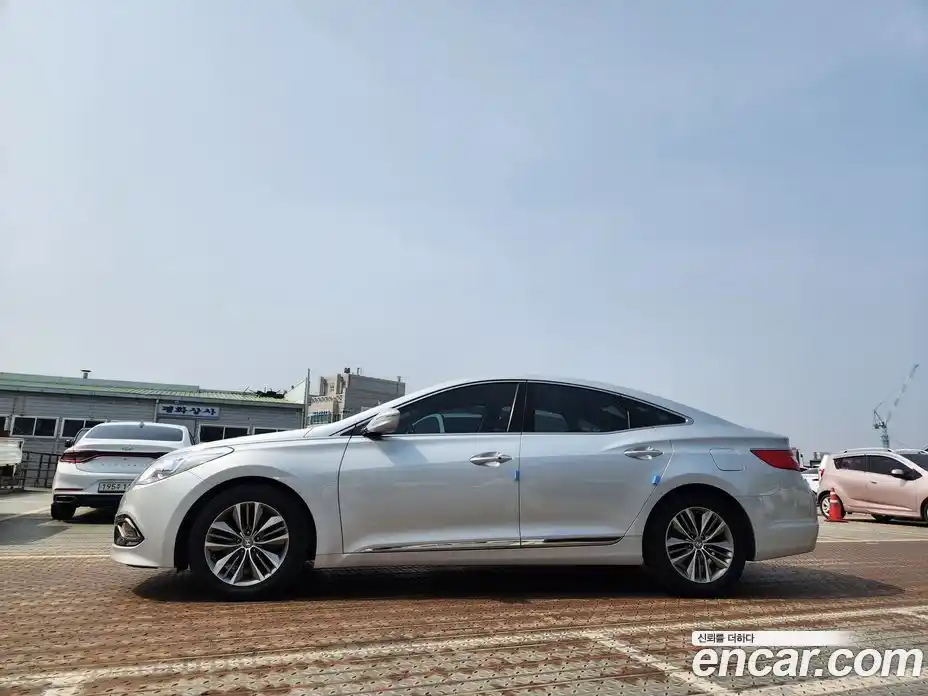 Hyundai Grandeur 2015 2.4 Автомат в Москве № 1008755, фото 4