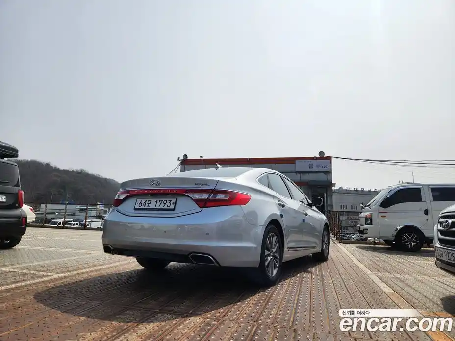 Hyundai Grandeur 2015 2.4 Автомат в Москве № 1008755, фото 7