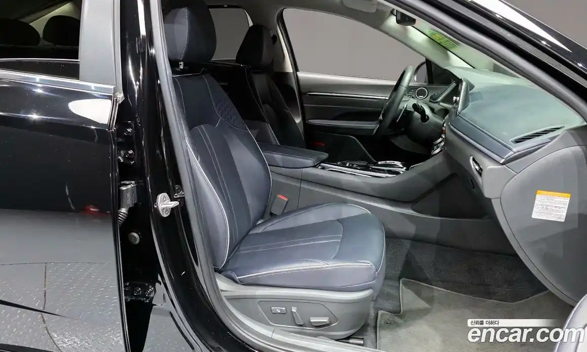 Hyundai Sonata 2023 2.0 Автомат в Москве № 1065605, фото 11