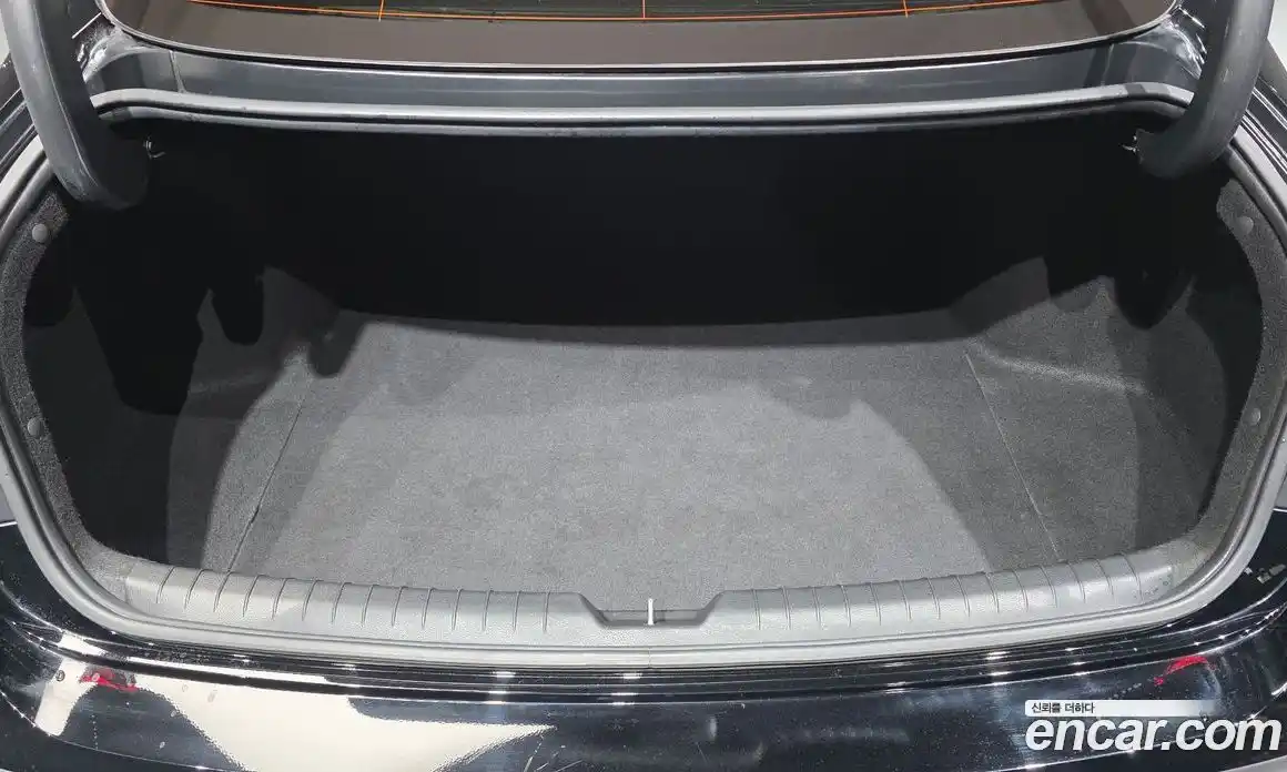 Hyundai Sonata 2023 2.0 Автомат в Москве № 1065605, фото 20