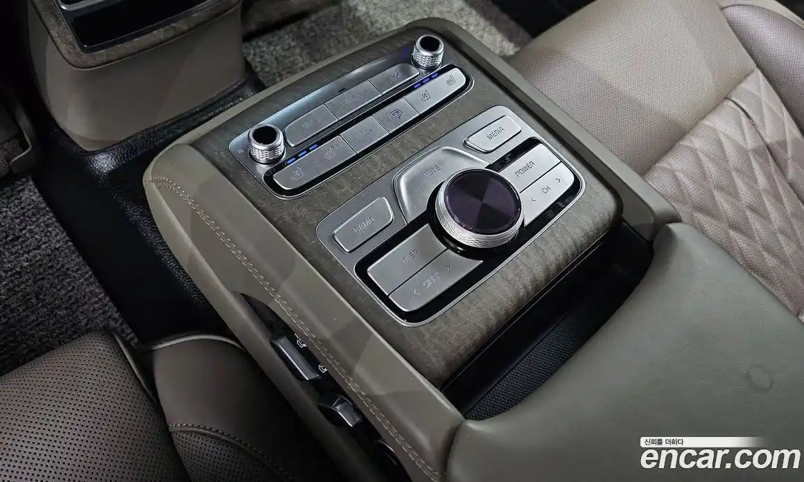 Kia K9 2023 3.8 Автомат в Москве № 1079293, фото 17