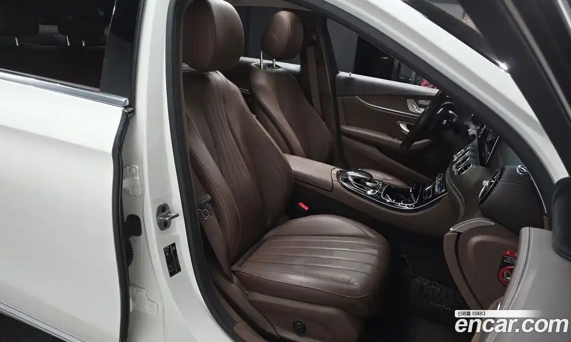 Mercedes-Benz E-Class 2019 1.9 гидро в Москве, фото 9