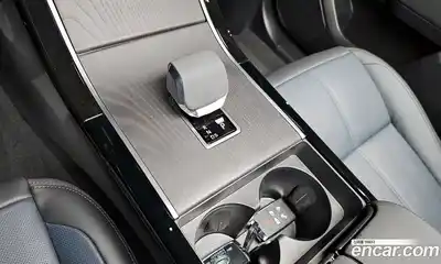 Land Rover Range-Rover Velar 2024 2.0 гидро в Москве № 165976, миниатюра 9