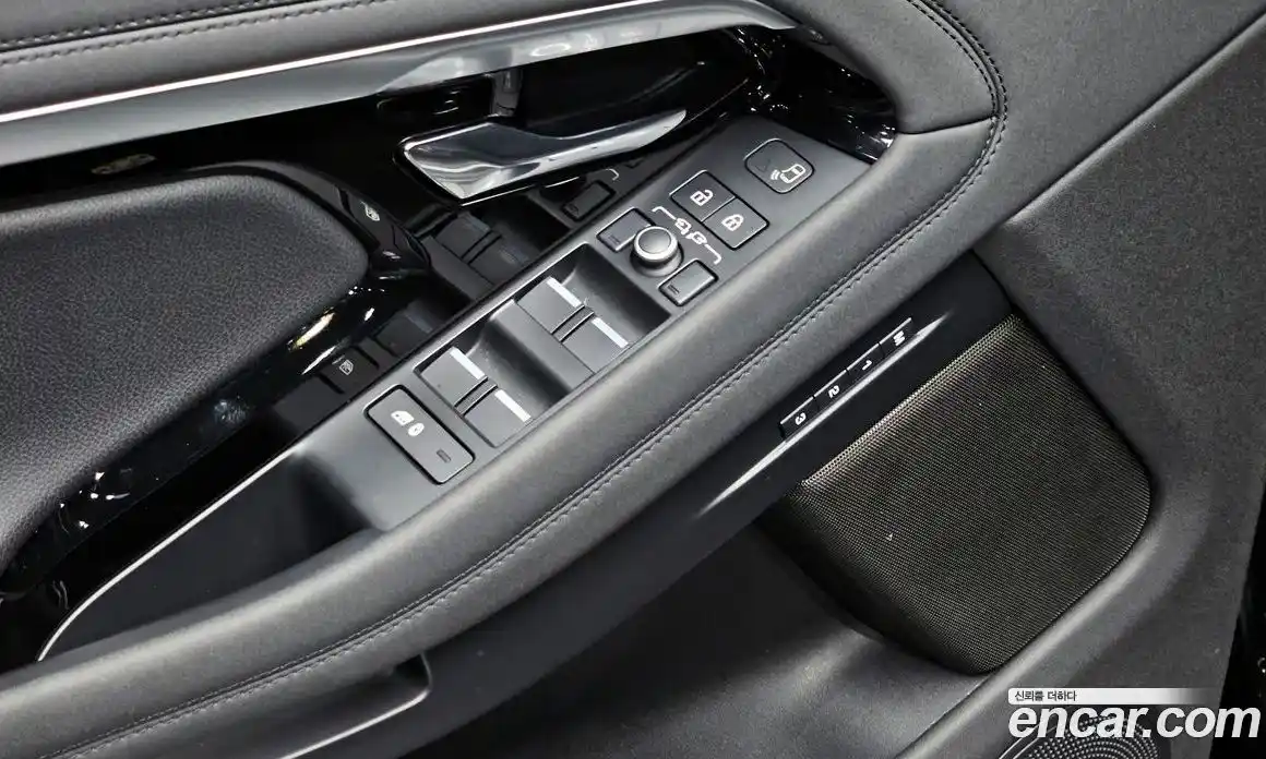 Land Rover Range-Rover Evoque 2021 2.0 гидро в Москве № 166075, фото 17