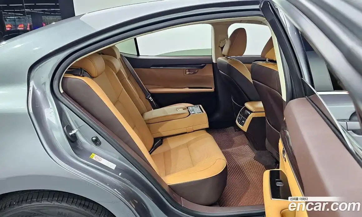 Lexus ES 2018 2.5 гидро в Москве № 168129, фото 11