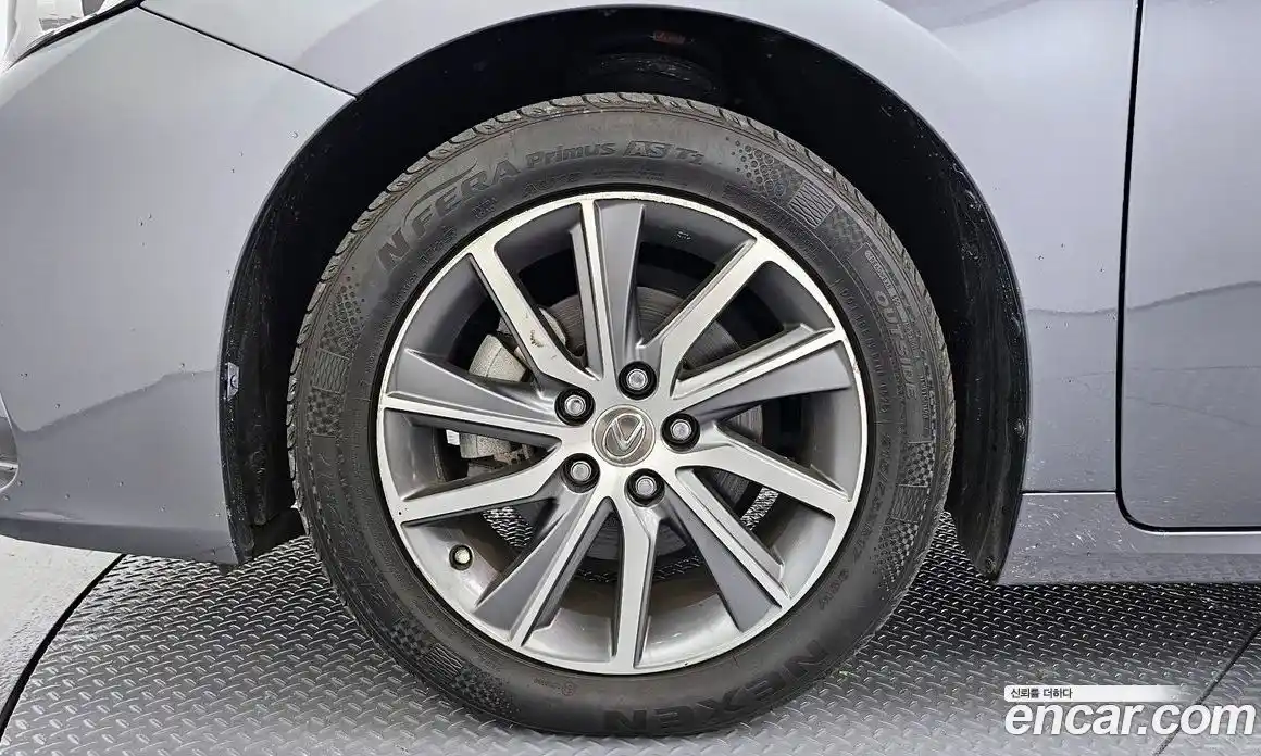 Lexus ES 2018 2.5 гидро в Москве № 168129, фото 5