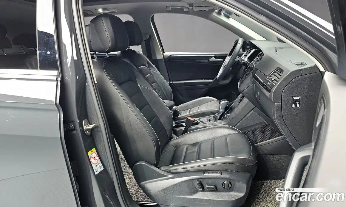 Volkswagen Tiguan 2021 2.0 гидро в Москве № 169068, фото 10