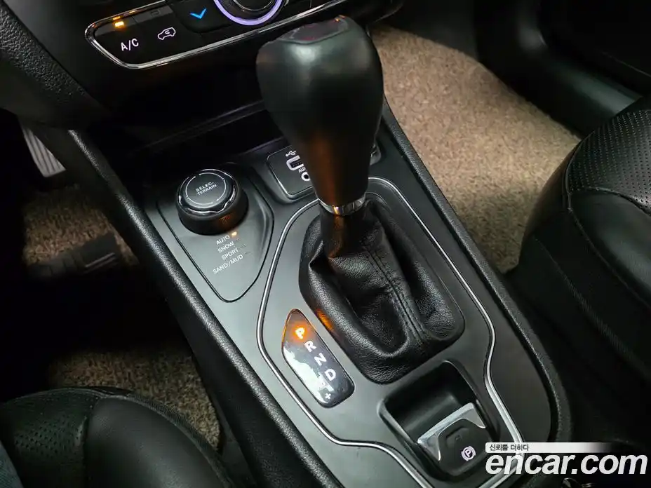 Jeep Cherokee 2019 2.4 гидро в Москве № 170069, фото 15