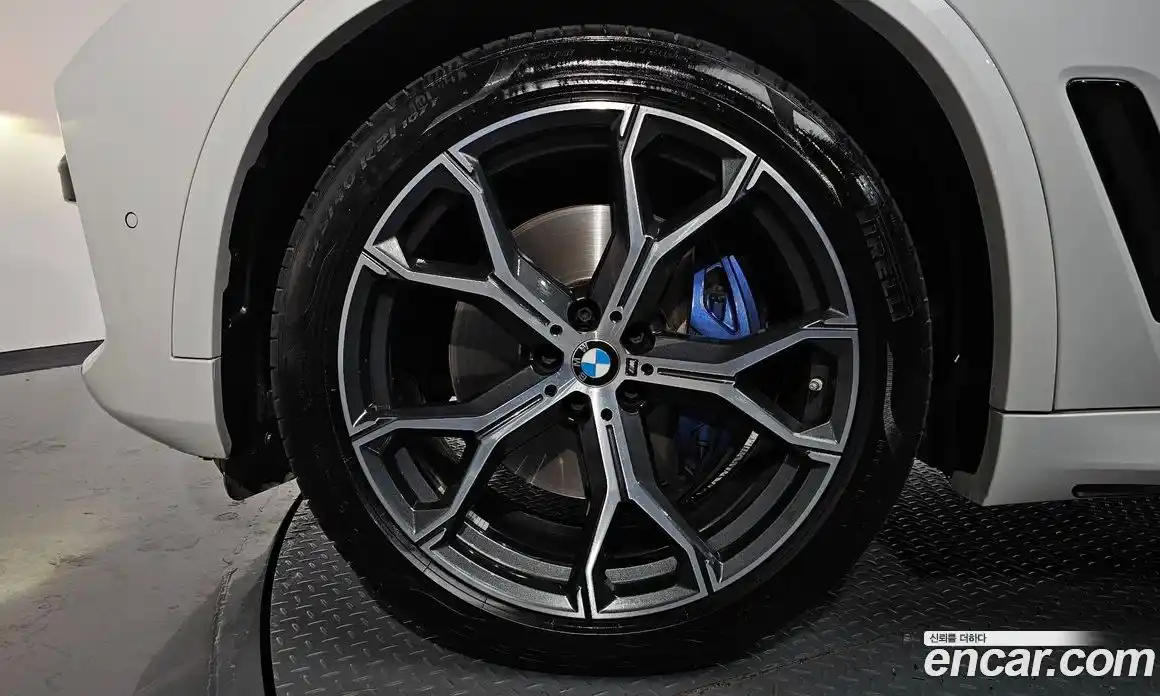 BMW X5 2023 3.0 гидро в Москве № 189781, фото 4