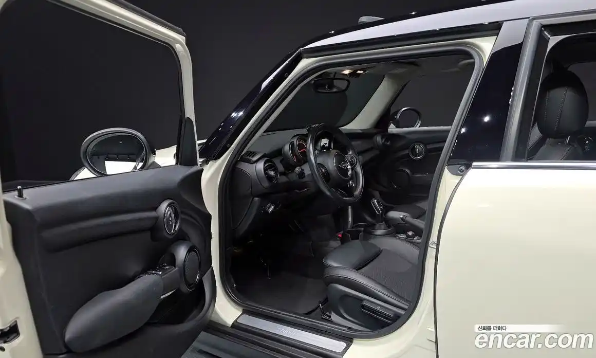 Mini Cooper 2019 1.5 гидро в Москве № 198409, фото 10