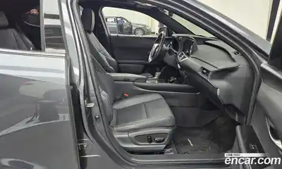 Lexus UX 2024 2.0 гидро в Москве № 198727, миниатюра 11