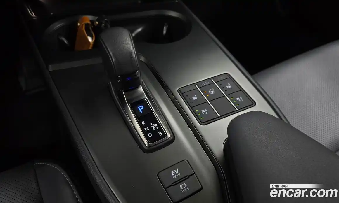 Lexus UX 2024 2.0 гидро в Москве № 198727, фото 9
