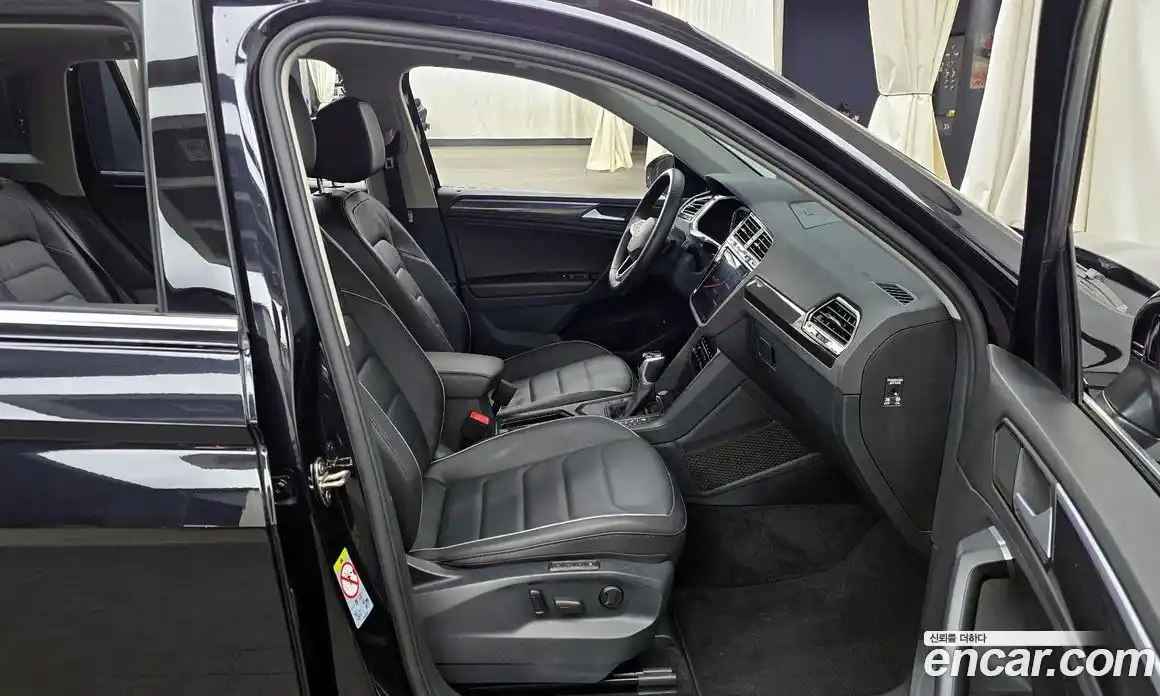 Volkswagen Tiguan 2023 2.0 гидро в Москве № 199087, фото 11