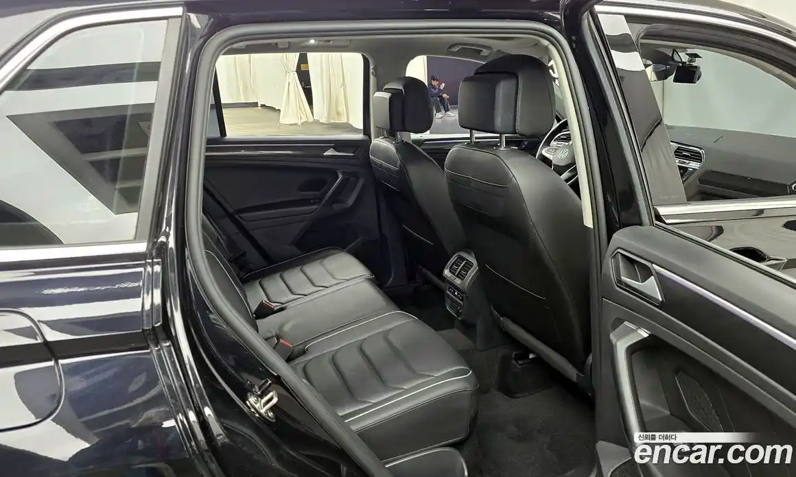 Volkswagen Tiguan 2023 2.0 гидро в Москве № 199087, фото 12