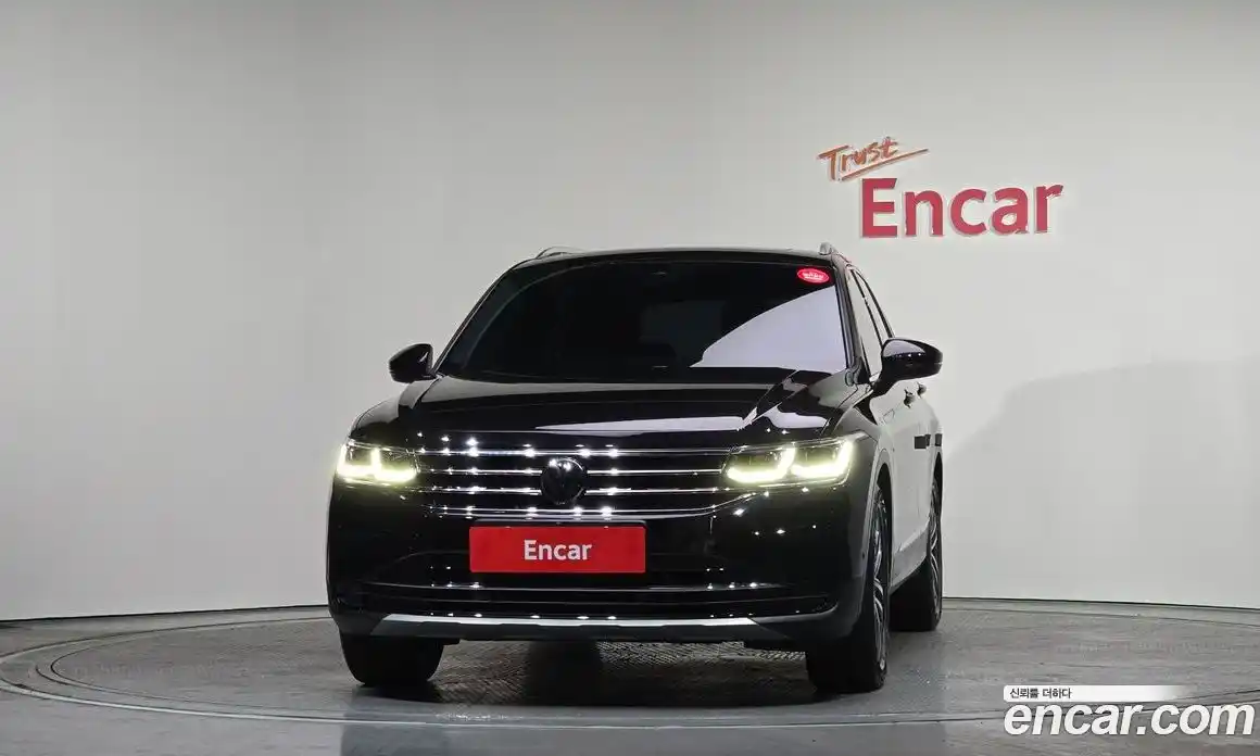 Volkswagen Tiguan 2023 2.0 гидро в Москве № 199087, фото 3