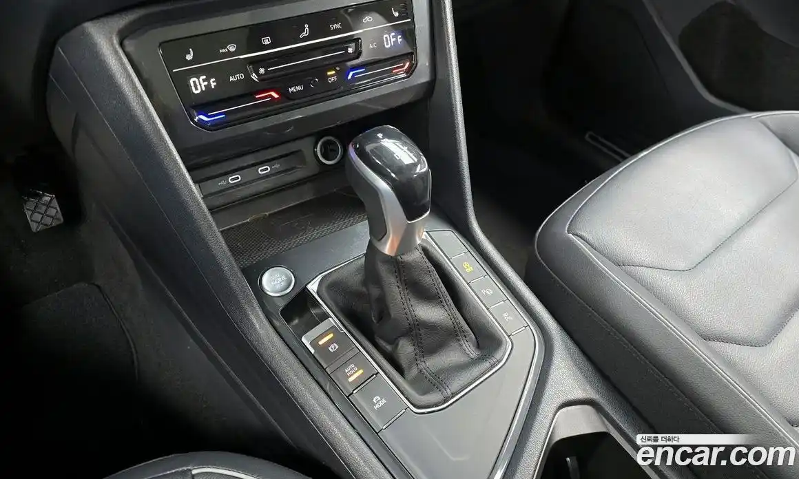 Volkswagen Tiguan 2023 2.0 гидро в Москве № 199087, фото 9