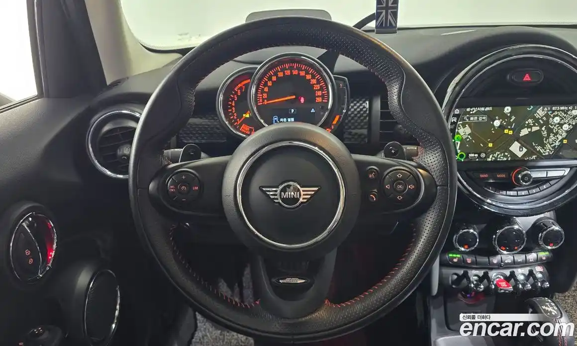 Mini Cooper 2019 2.0 гидро в Москве № 214291, фото 13