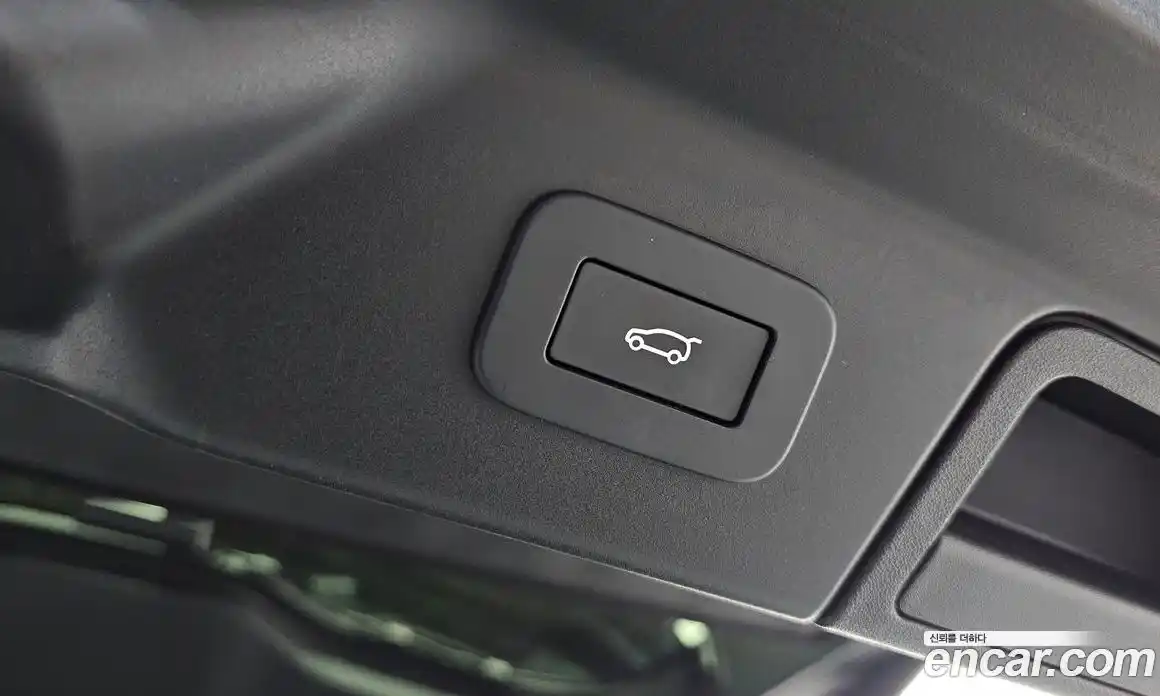 Land Rover Range-Rover Velar 2024 3.0 гидро в Москве № 231195, фото 19