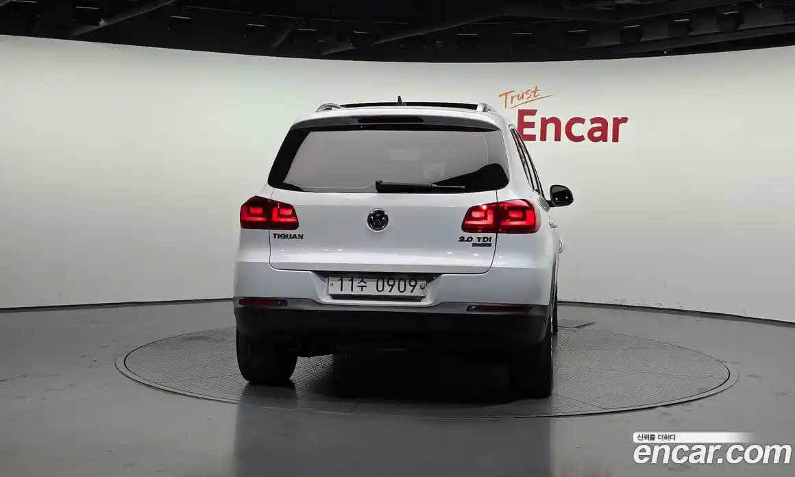 Volkswagen Tiguan 2015 2.0 гидро в Москве № 232212, фото 4
