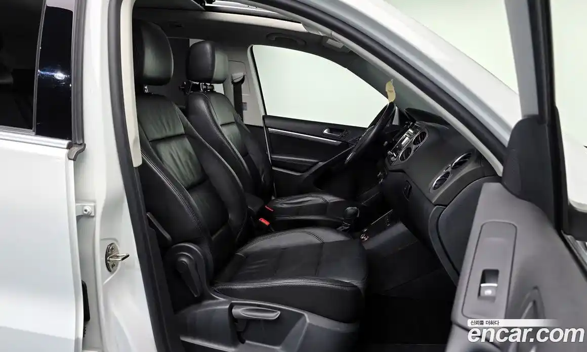 Volkswagen Tiguan 2015 2.0 гидро в Москве № 232212, фото 10