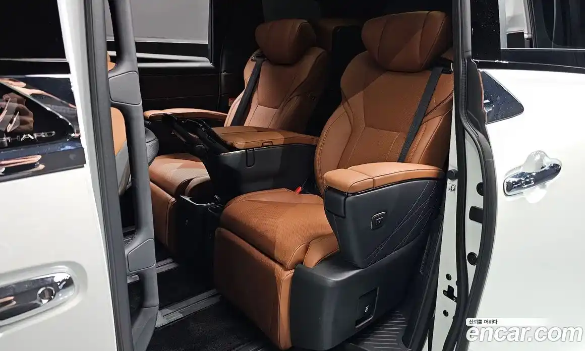 Toyota Alphard 2024 2.5 гидро в Москве № 232799, фото 12
