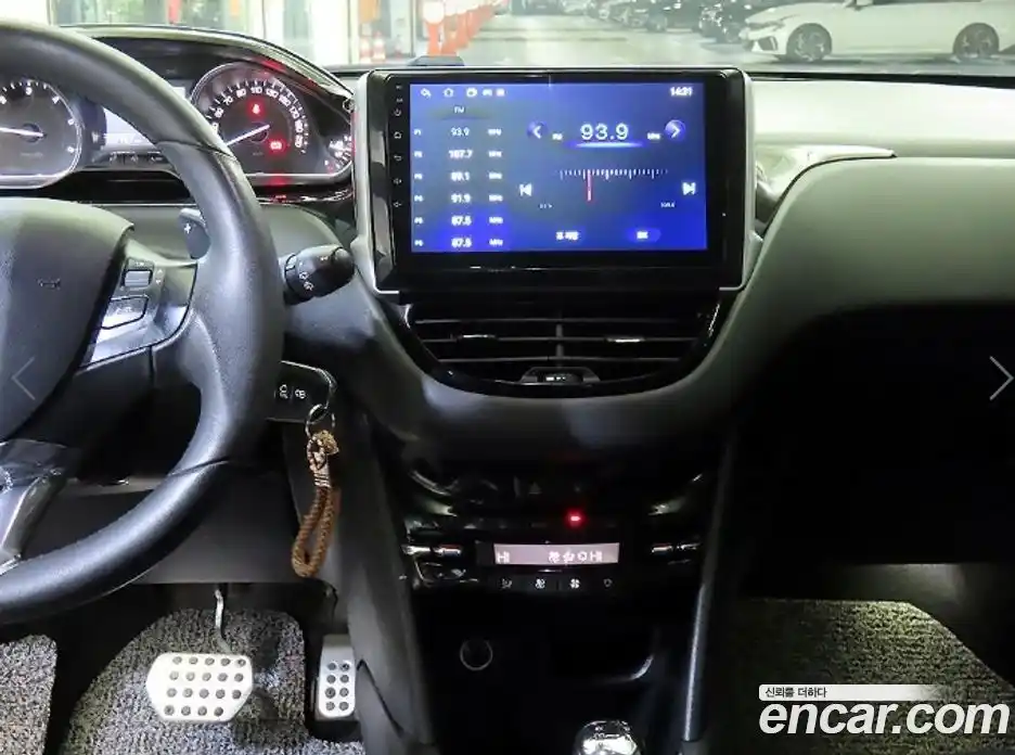 Peugeot 208 2013 1.6 гидро в Москве № 261336, фото 11