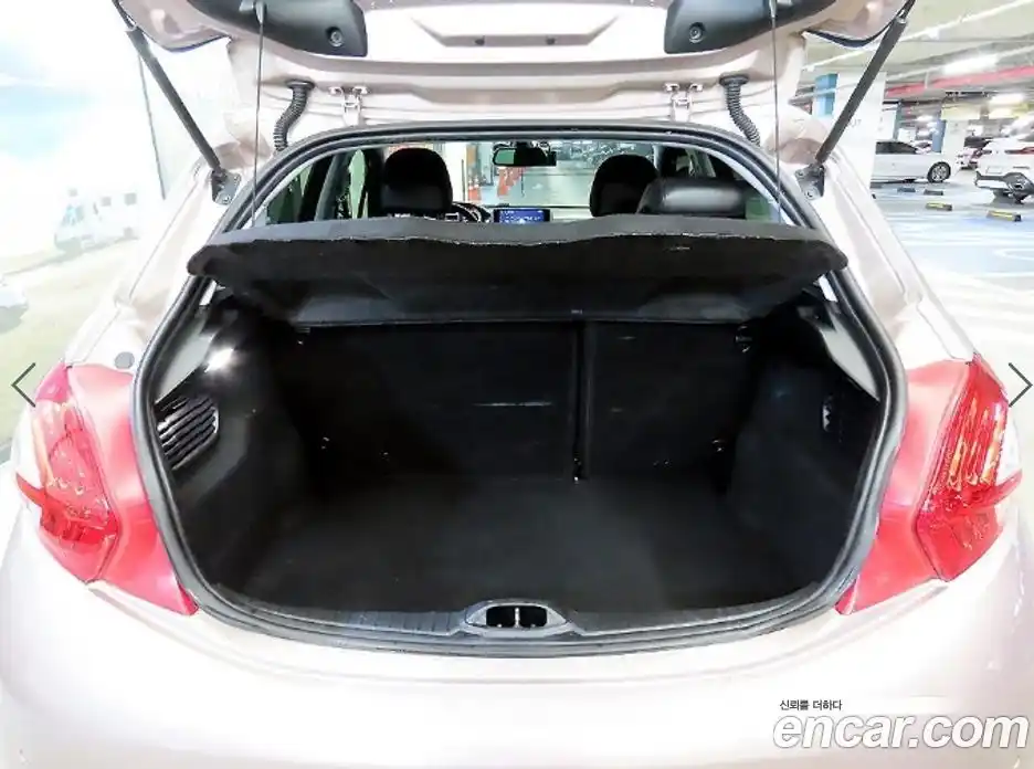 Peugeot 208 2013 1.6 гидро в Москве № 261336, фото 17