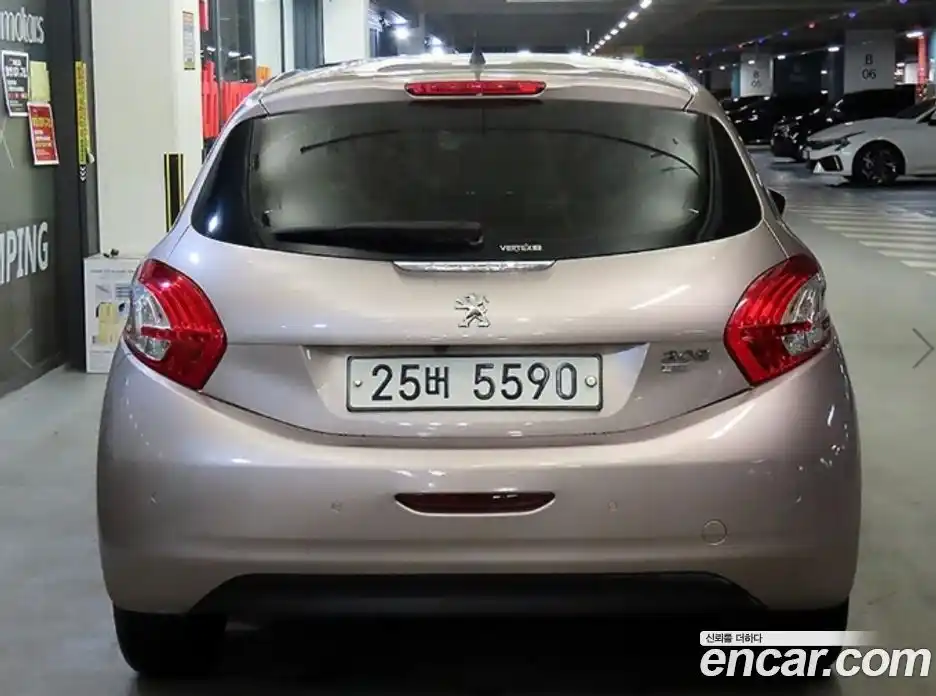 Peugeot 208 2013 1.6 гидро в Москве № 261336, фото 5