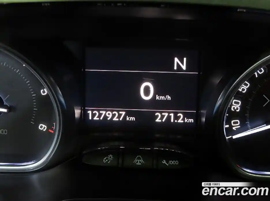 Peugeot 208 2013 1.6 гидро в Москве № 261336, фото 9