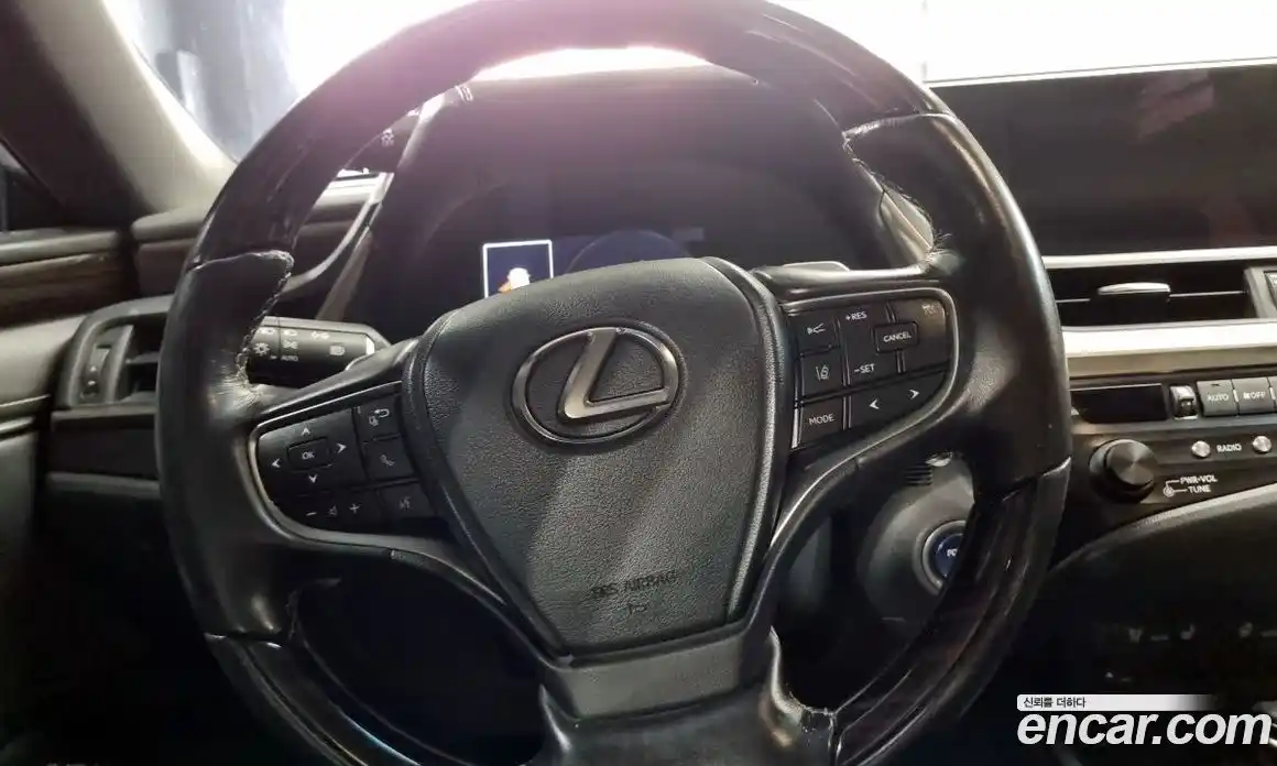Lexus ES 2018 2.5 гидро в Москве № 275908, фото 12