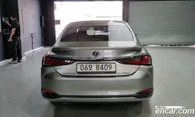 Lexus ES 2018 2.5 гидро в Москве № 275908, миниатюра 4