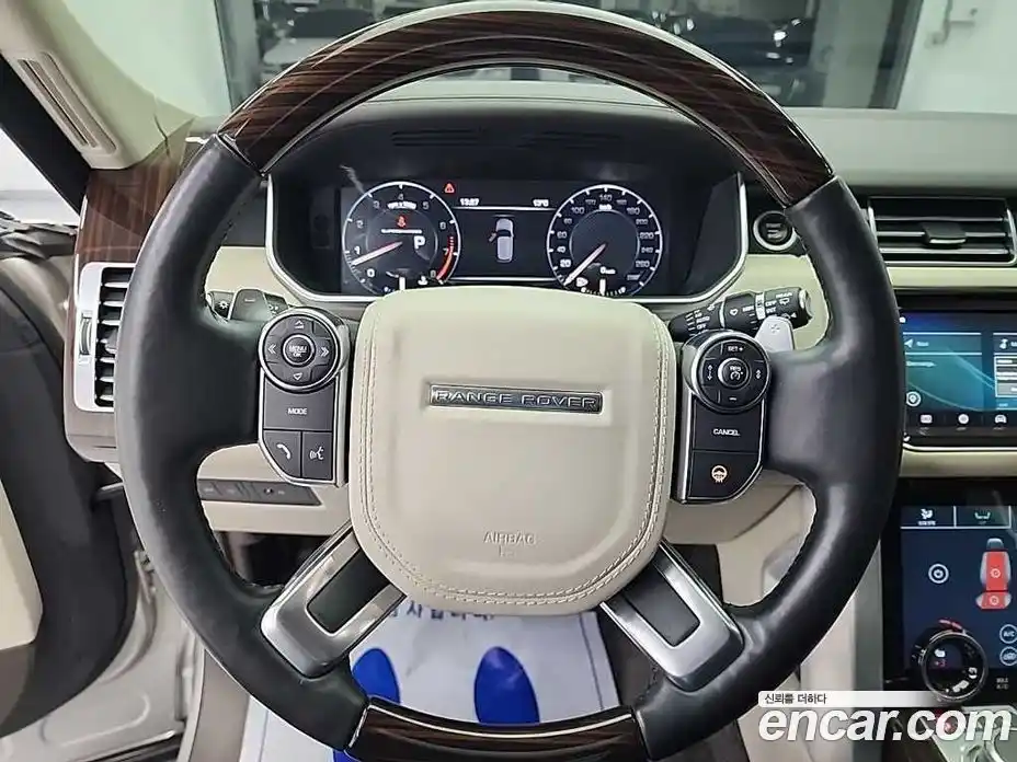 Land Rover Range-Rover 2016 5.0 гидро в Москве № 298206, фото 9