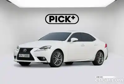Lexus IS, 2013