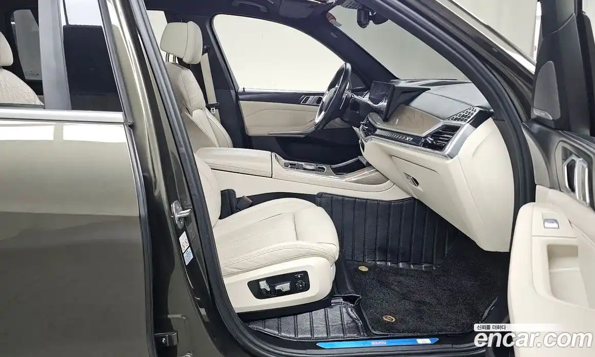BMW X7 2023 3.0 гидро в Москве № 331263, фото 11
