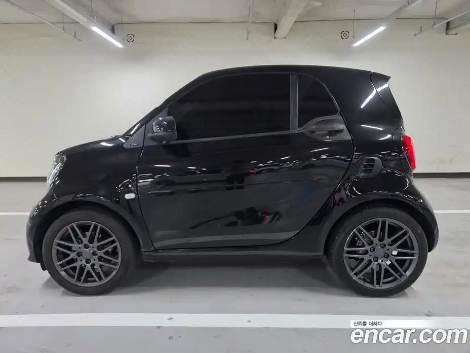 Smart Fortwo 2018 0.9 гидро в Москве № 376134, фото 3