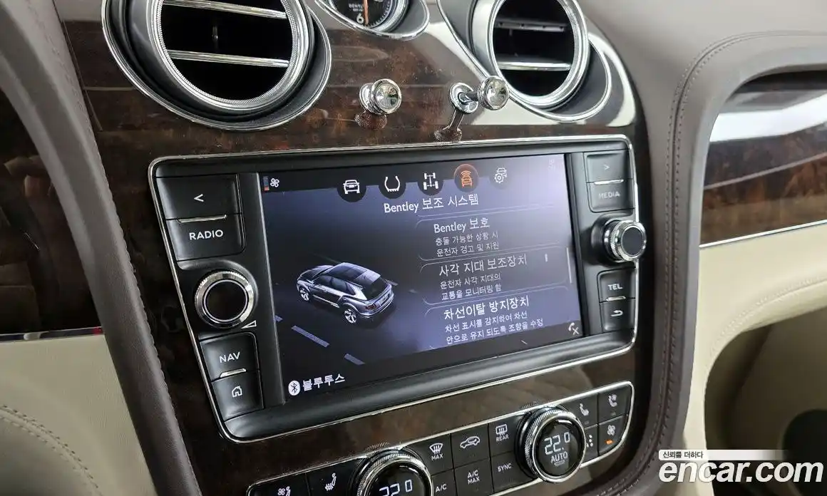 Bentley Bentayga 2017 6.0 гидро в Москве № 387179, фото 16