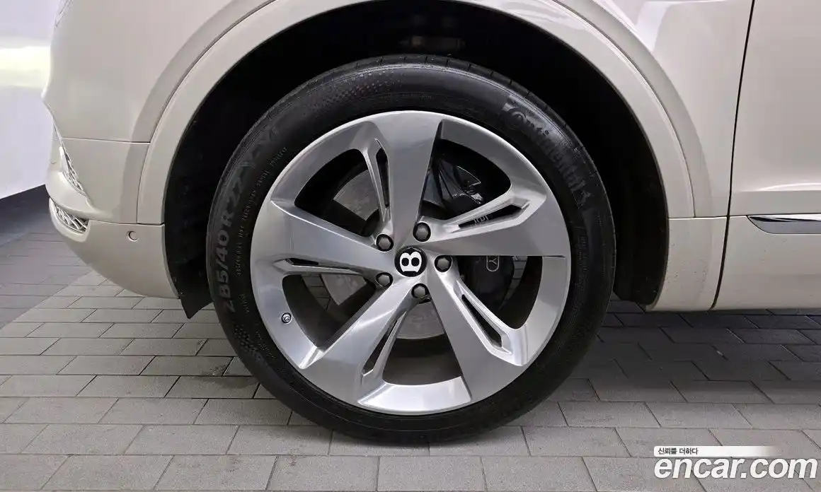 Bentley Bentayga 2017 6.0 гидро в Москве № 387179, фото 5