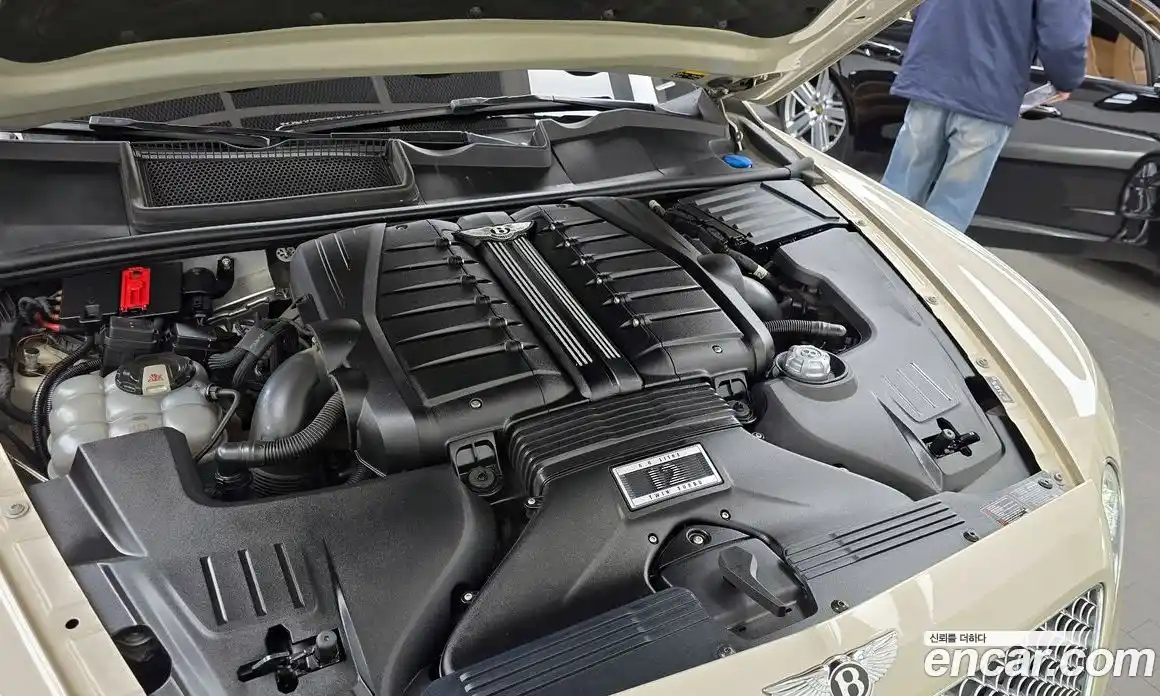 Bentley Bentayga 2017 6.0 гидро в Москве № 387179, фото 6