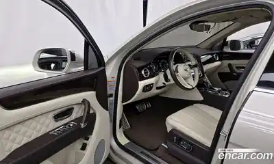 Bentley Bentayga 2017 6.0 гидро в Москве № 387179, миниатюра 10