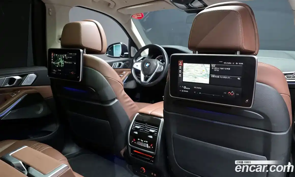 BMW X7 2022 3.0 гидро в Москве № 492619, фото 17