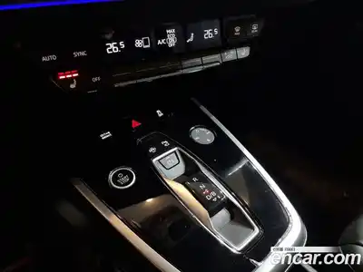 Audi Q4 e-tron 2023 0.2 гидро в Москве № 544739, миниатюра 9