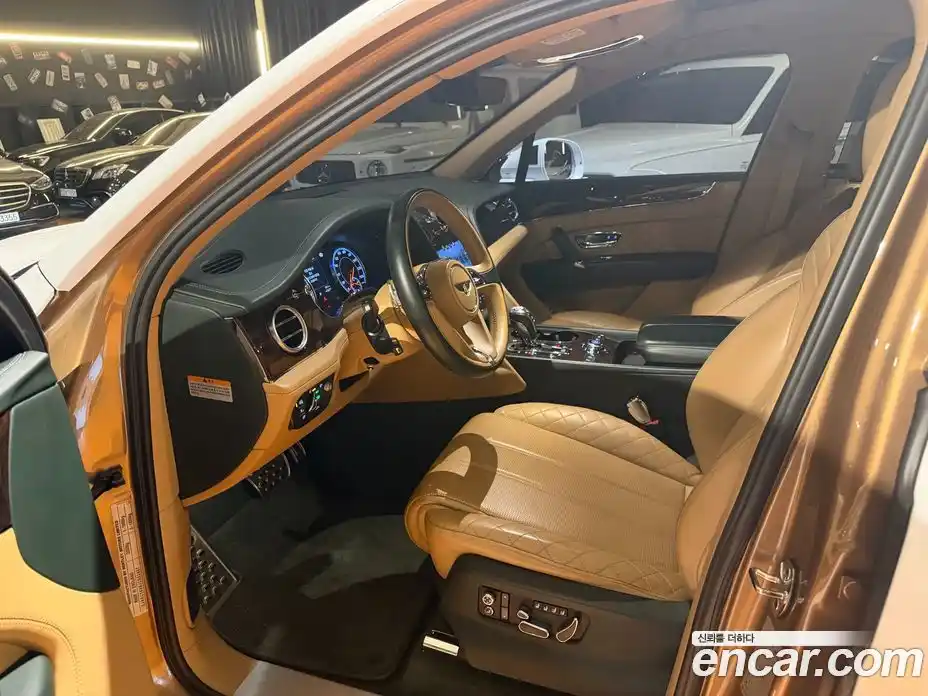 Bentley Bentayga 2018 6.0 гидро в Москве № 816538, фото 11