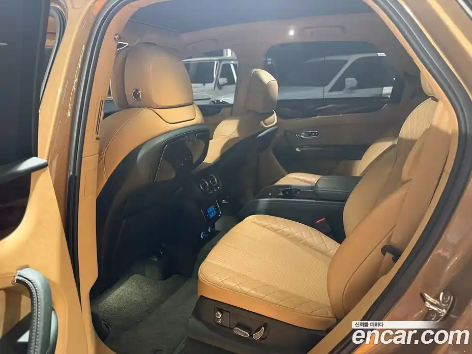 Bentley Bentayga 2018 6.0 гидро в Москве № 816538, фото 12