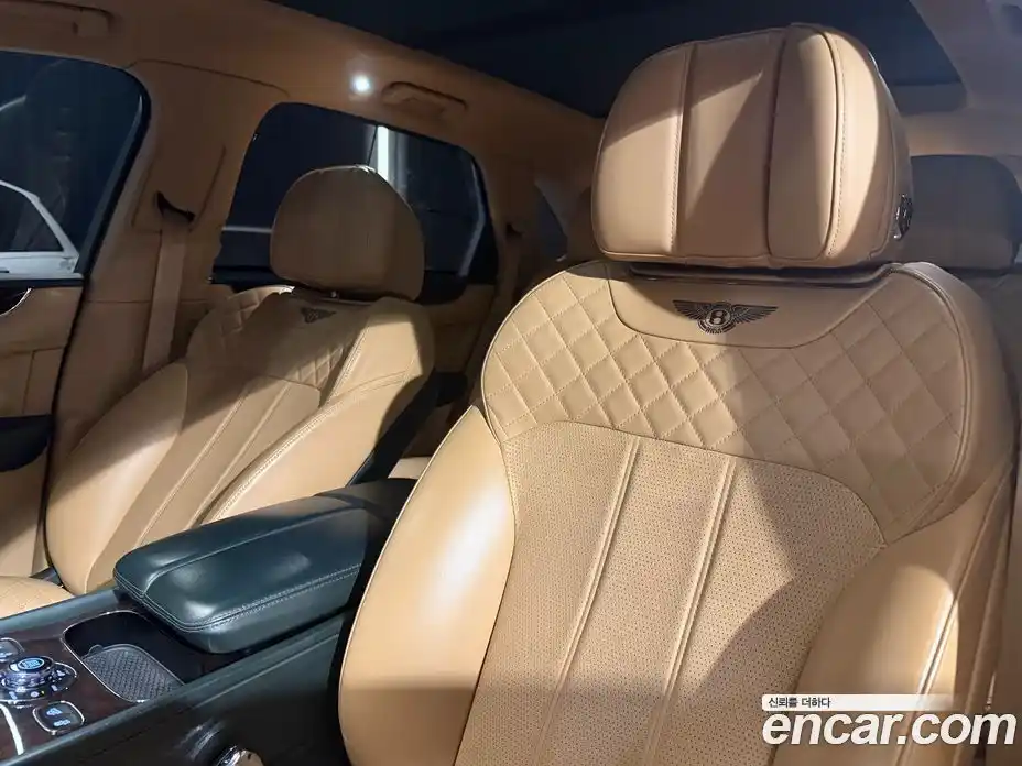 Bentley Bentayga 2018 6.0 гидро в Москве № 816538, фото 13