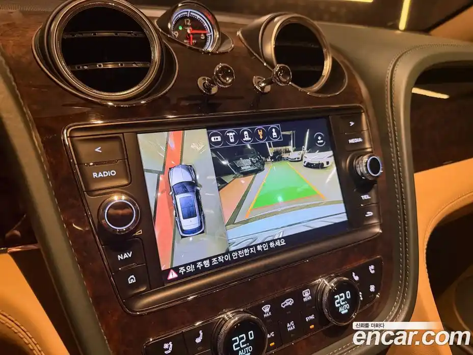 Bentley Bentayga 2018 6.0 гидро в Москве № 816538, фото 16