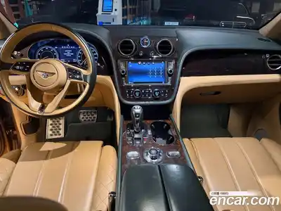 Bentley Bentayga 2018 6.0 гидро в Москве № 816538, миниатюра 10