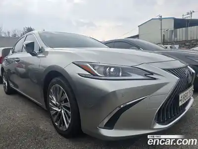 Lexus ES, 2021